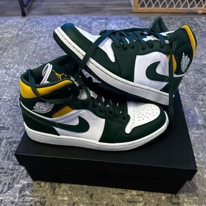 Air Jordan 1 Mid